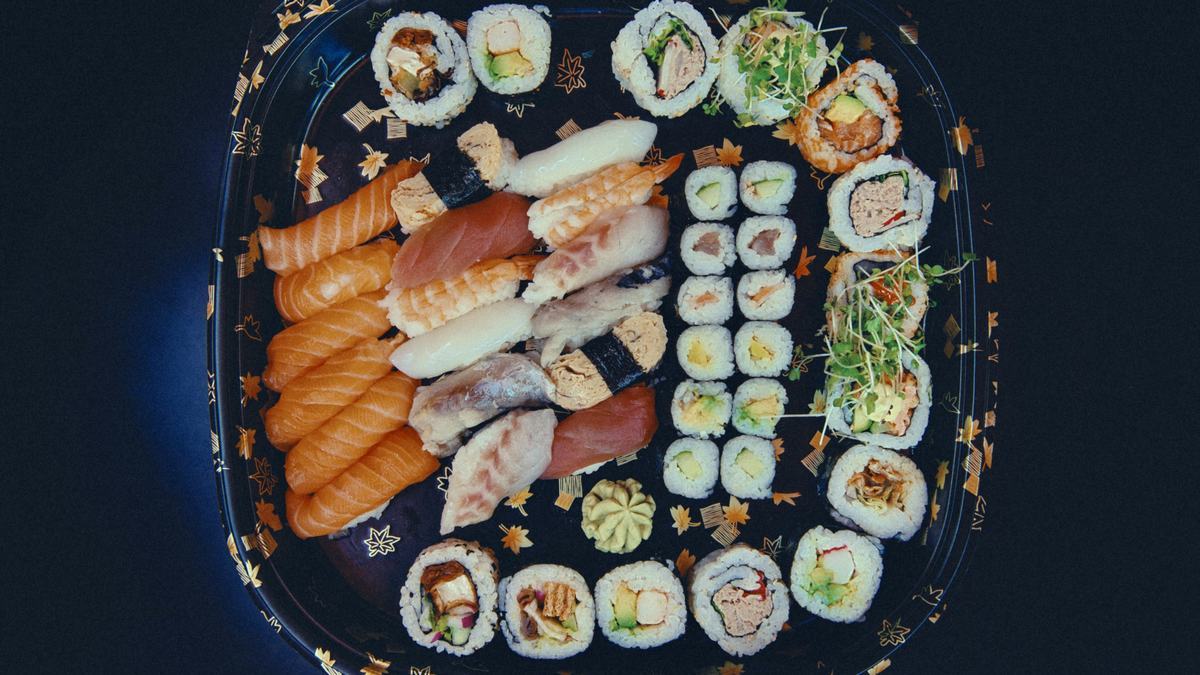 A platter of Moshimo sushi, nigiri and maki, ready to go